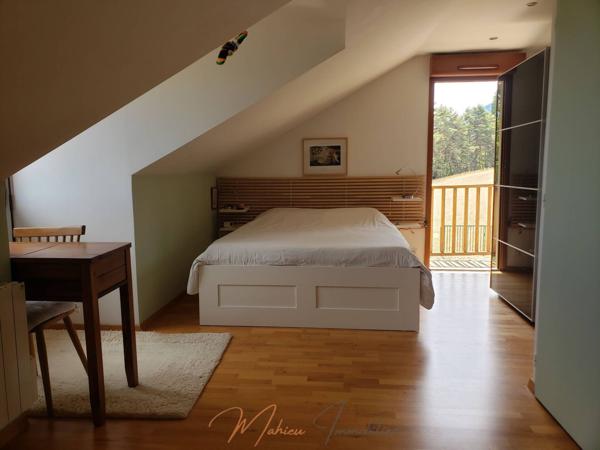 Maison - 5 pièces - Gex