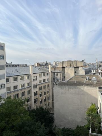 Paris (75011) Appartement calme et lumineux avec vue dégagée