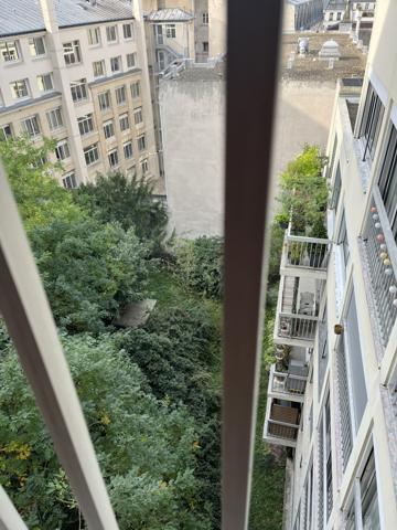 Paris (75011) Appartement calme et lumineux avec vue dégagée