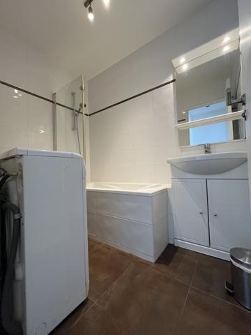 Paris (75011) Appartement calme et lumineux avec vue dégagée