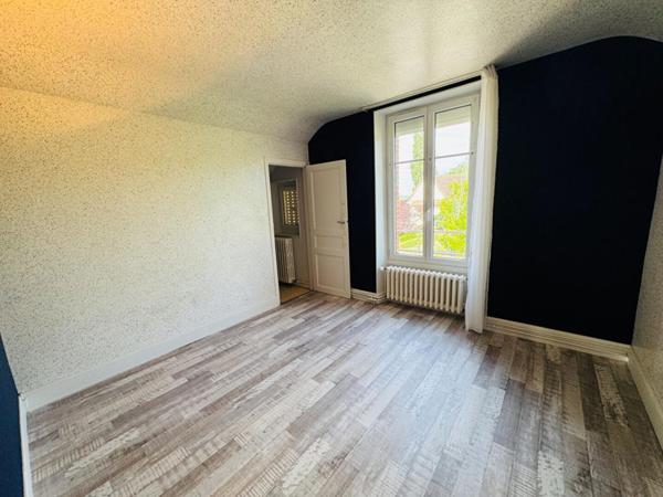 Très jolie maison des années 1930 dans un secteur calme de Cosne Sur Loire