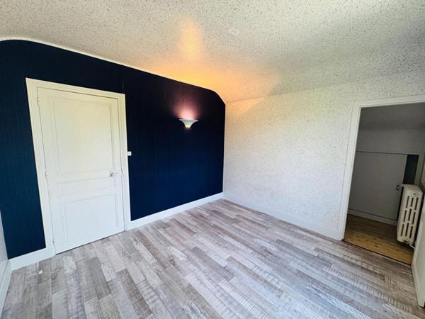 Très jolie maison des années 1930 dans un secteur calme de Cosne Sur Loire