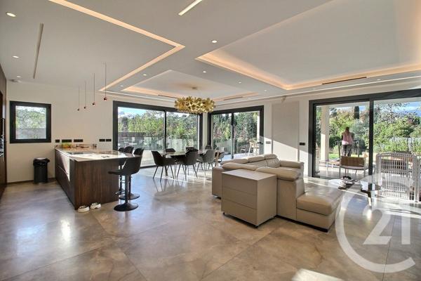Maison à vendre  5 pièces - 175 m2 VALBONNE - 06