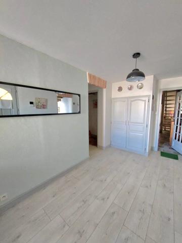 Vente                                                      Maison
                        
                     5 pièces                      155 m2                     à Iteuil