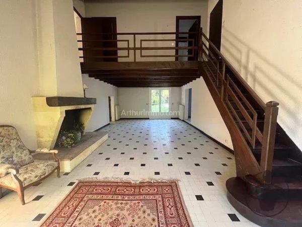 Vente Maison 5 pièces 195 m2 à Coutras