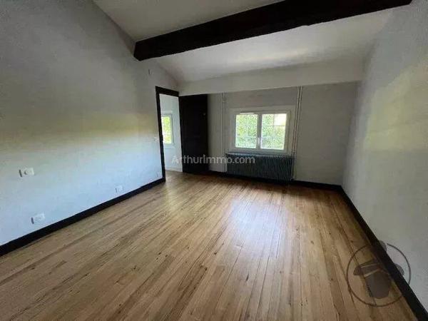 Vente Maison 5 pièces 195 m2 à Coutras