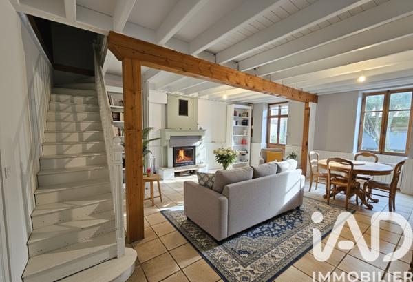 Maison à vendre 7 pièces 197 m² Saint-Hilaire-la-Palud