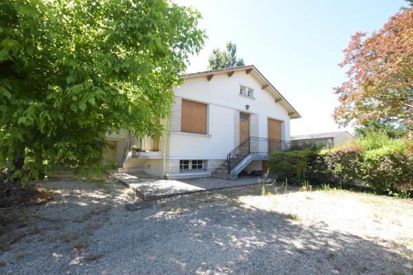 Maison de charme dans un environnement pratique et verdoyant