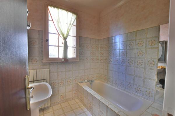 Maison de charme dans un environnement pratique et verdoyant