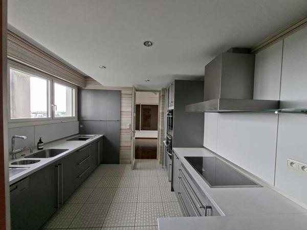 Appartement T7 à louer - 183 m² (réf : 545969)