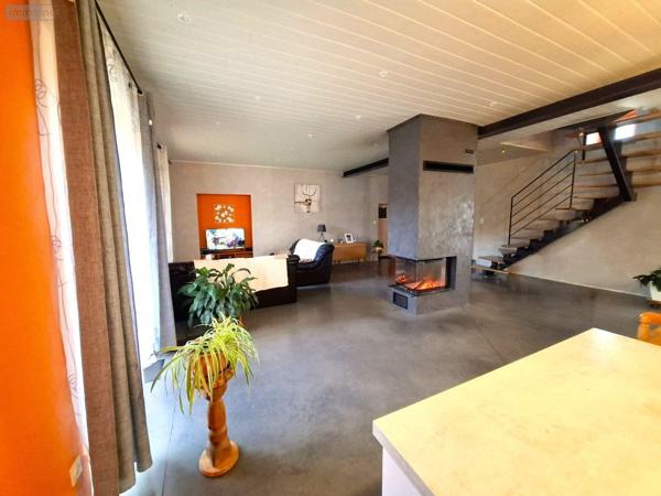 Maison à vendre à Sauxillanges dans le Puy-de-Dôme (63490), ref : 2025-63-2025389