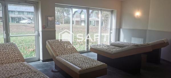 maison de type vacances, avec beau aménagement.