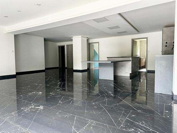 ONCOURT - MAISON 7 pièces 175 m2 avec grand hangar