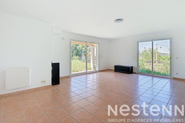 A VENDRE ! Maison de plain-pied de 5 pièces de 93m² sur 660m² entièrement clos à LORGUES
