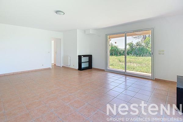 A VENDRE ! Maison de plain-pied de 5 pièces de 93m² sur 660m² entièrement clos à LORGUES