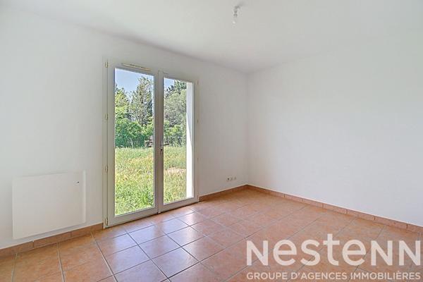 A VENDRE ! Maison de plain-pied de 5 pièces de 93m² sur 660m² entièrement clos à LORGUES