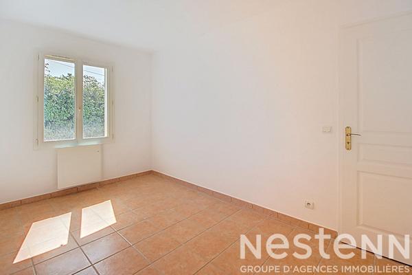 A VENDRE ! Maison de plain-pied de 5 pièces de 93m² sur 660m² entièrement clos à LORGUES