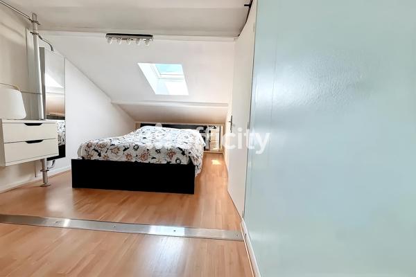 Appartement
         5 pièces
        - 166 m² Bien prestige 650 000 € *