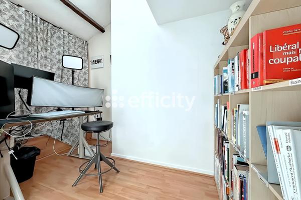 Appartement
         5 pièces
        - 166 m² Bien prestige 650 000 € *