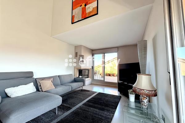 Appartement
         5 pièces
        - 166 m² Bien prestige 650 000 € *
