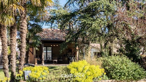 Montmerle-sur-Saône 226m² - 3300m² - Piscine - 5 Chambres - 2/3 Garages