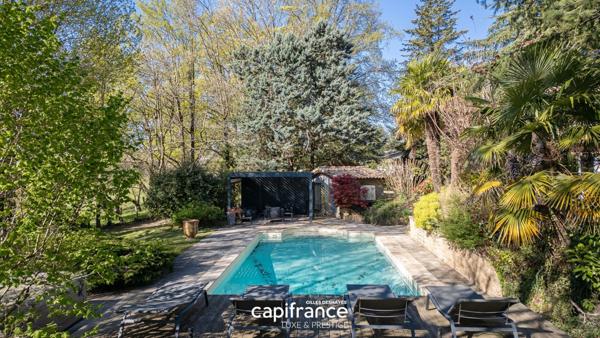 Montmerle-sur-Saône 226m² - 3300m² - Piscine - 5 Chambres - 2/3 Garages
