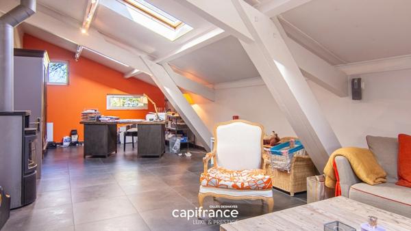 Montmerle-sur-Saône 226m² - 3300m² - Piscine - 5 Chambres - 2/3 Garages