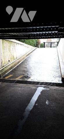NEUILLY SUR SEINE - BOULEVARD BINEAU / VILLIERS - PARKING A VENDRE