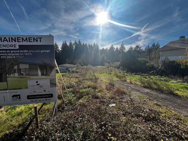 Terrain constructible viabilisé de 1900 m2