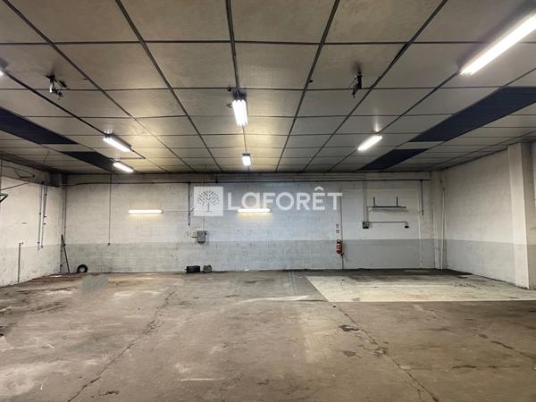 Location local commercial Montbrison - 300 m² - 1 950 €/mois