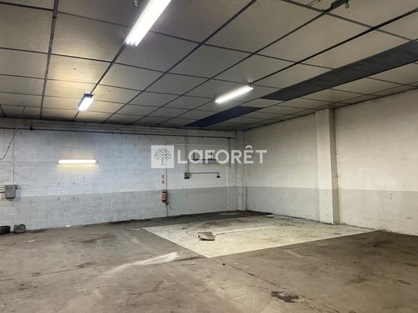 Location local commercial Montbrison - 300 m² - 1 950 €/mois