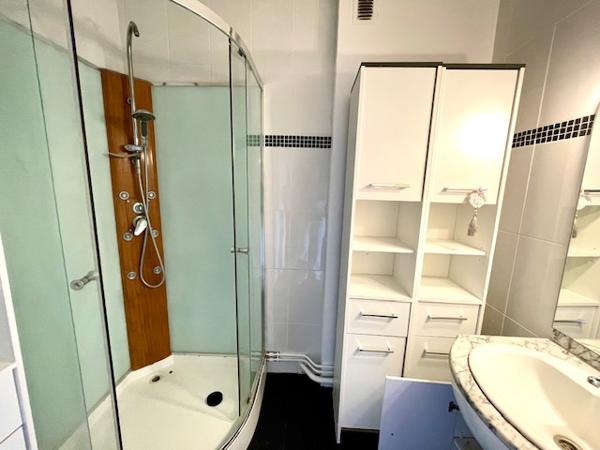 Appartement 3 chambres + garage fermé + place de parking au Puy Garnier