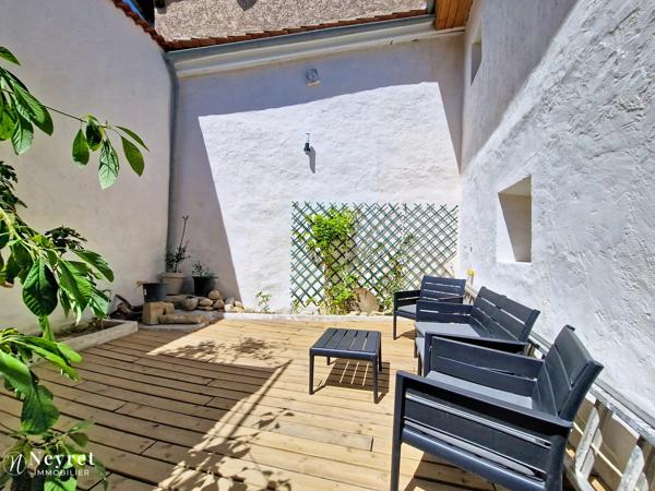 Communay - Maison de ville 151m² - 4 chambres avec espace bureau - Cour privative de 35m²