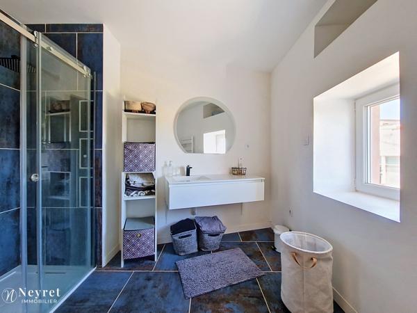 Communay - Maison de ville 151m² - 4 chambres avec espace bureau - Cour privative de 35m²