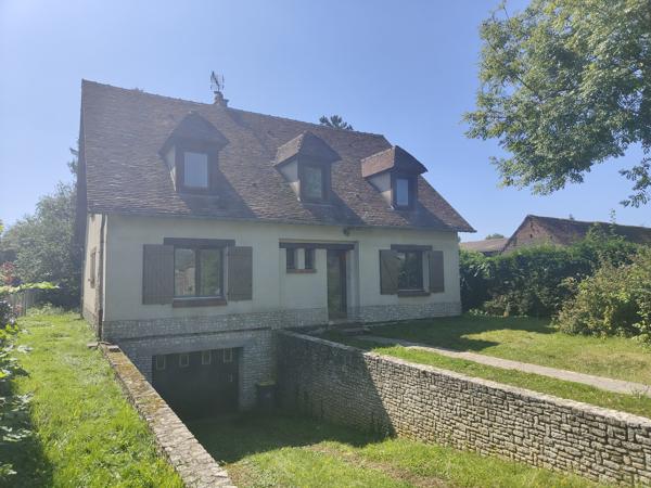 TRES BELLE MAISON DE MAITRE RENOVEE AVEC SOUS TOTAL DE 160 M² HAB SUR 1700 M² DE TERRAIN CLOS AU CALME Gisors (27140)