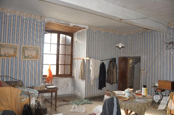 Entre BOUSSENS et AURIGNAC, belle propriété en pierres sur 7 hectares sans fermier. prix 286.000 €.