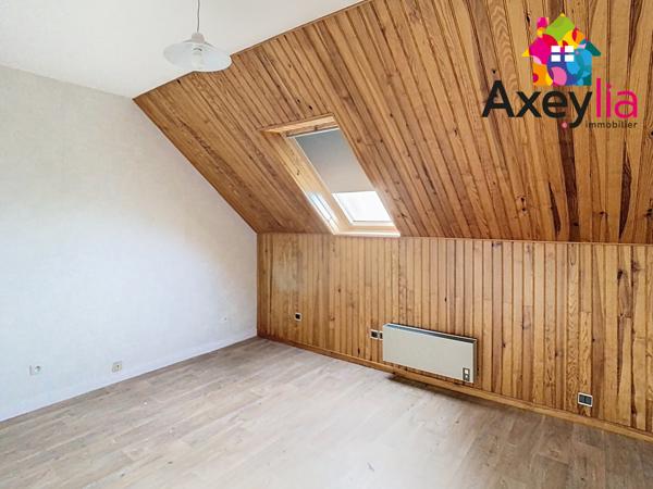 Commelle-Vernay (42120) A VENDRE- COMMELLE-VERNAY- MAISON 4 CHAMBRES+BUREAU SUR TERRAIN AVEC JARDIN