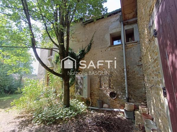 Côte Chalonnaise, maison en pierre avec grange et four à pain.