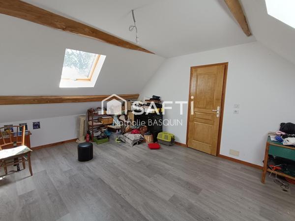 Côte Chalonnaise, maison en pierre avec grange et four à pain.