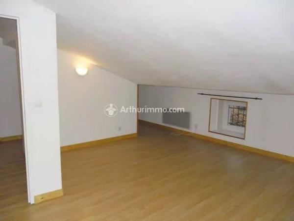 Location                                                      Maison
                        
                     5 pièces                      89 m2                     à Matha