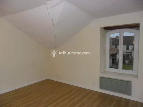 Location                                                      Maison
                        
                     5 pièces                      89 m2                     à Matha