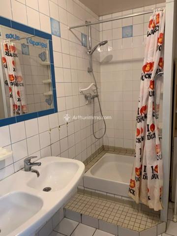 Location                                                      Maison
                        
                     5 pièces                      89 m2                     à Matha