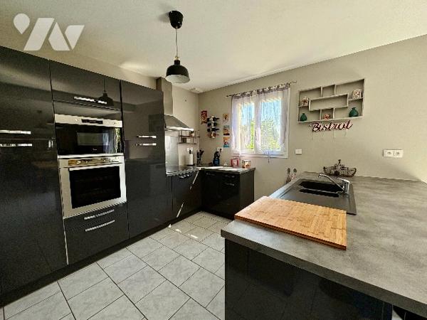 PAVILLON  TRADITIONNEL FAMILIAL A GOURNAY EN BRAY 6 Pièces 127m²