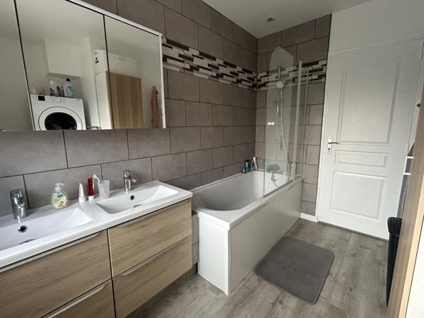 Maison à LA CHAPELLE D'ARMENTIERES (59930)