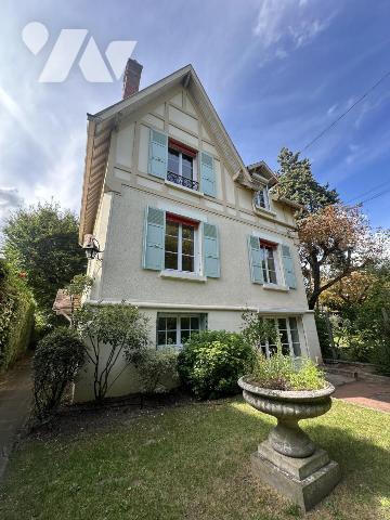 Le Vésinet - Maison familiale et jardin, 6 pièces, 150 m²