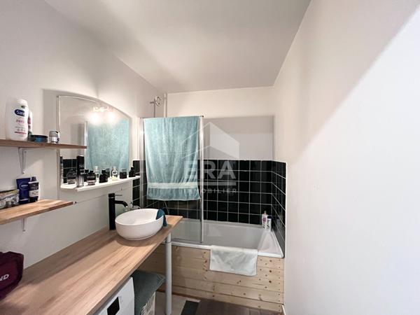 A louer Calais secteur 4B  Bel Appartement 2 chambres dans une résidence sécurisée.