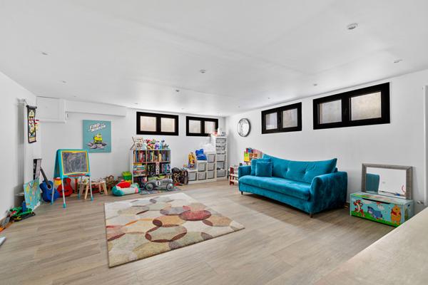 Maison Saint Germain En Laye 7 pièce(s) 195m2 €1 199 000 ** - Référence 17145