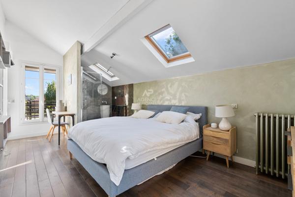 Maison Saint Germain En Laye 7 pièce(s) 195m2 €1 199 000 ** - Référence 17145