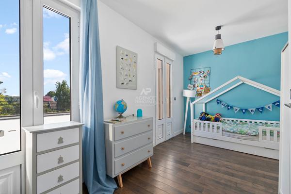 Maison Saint Germain En Laye 7 pièce(s) 195m2 €1 199 000 ** - Référence 17145