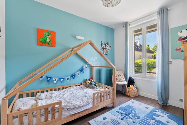 Maison Saint Germain En Laye 7 pièce(s) 195m2 €1 199 000 ** - Référence 17145